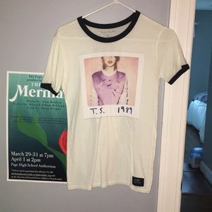 Taylor Swift 1989 concert tee